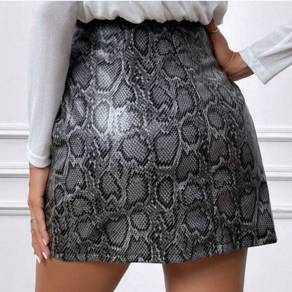 THREAD & SUPPLY Snake Skin Skirt Size Medium - Picture 2 of 9